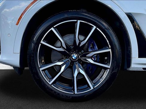 Used 2022 BMW X7 xDrive40i w/ M Sport Package AWD/4WD image 34