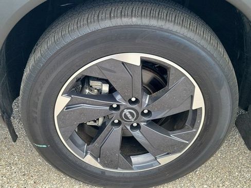 Certified 2026 Nissan Rogue SV FWD image 8