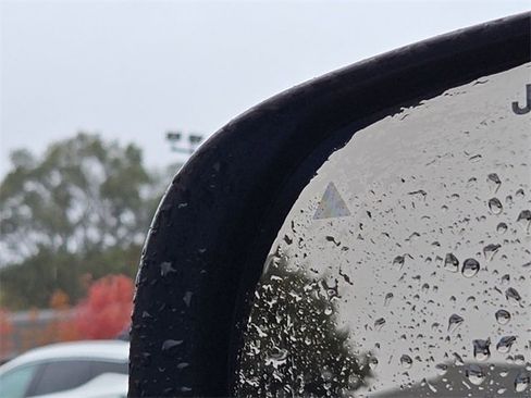 Used 2022 Jeep Compass Limited image 29