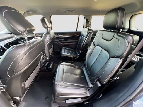 Used 2023 Jeep Grand Cherokee L Limited image 24