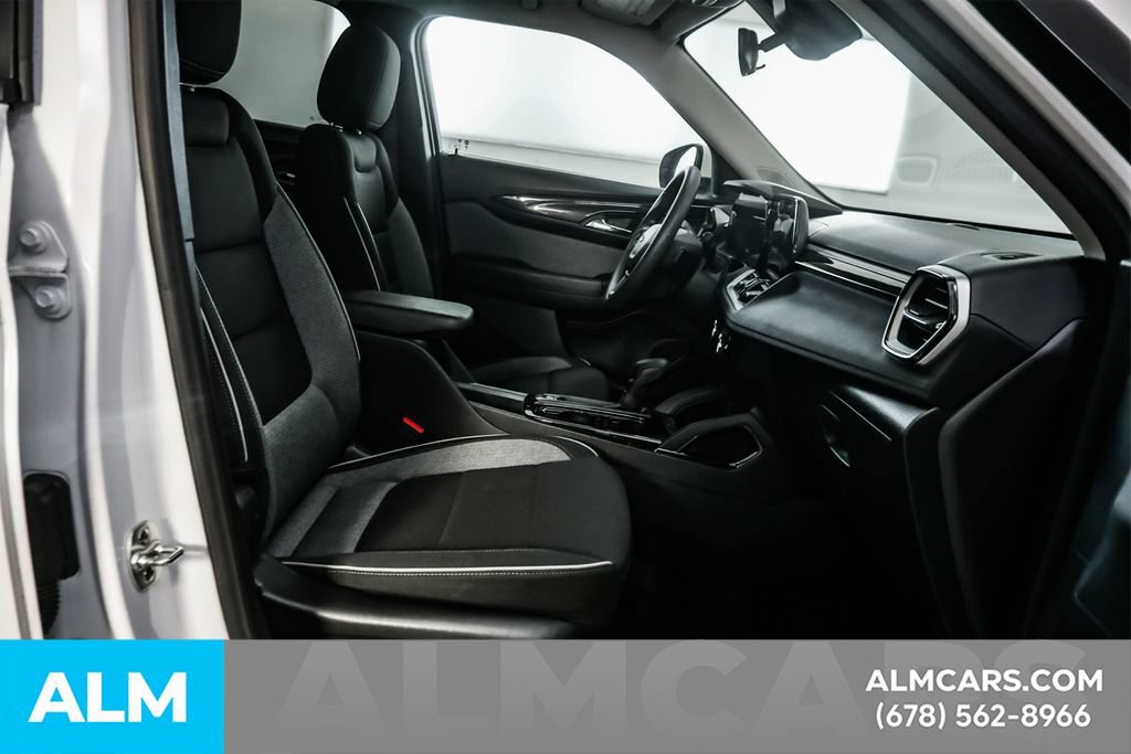 Used 2025 Chevrolet TrailBlazer LT FWD image 19