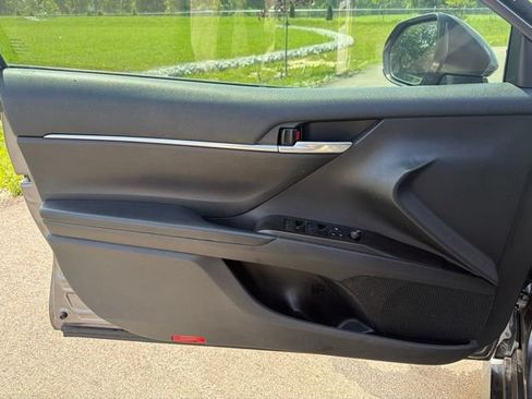 Used 2022 Toyota Camry LE FWD image 17