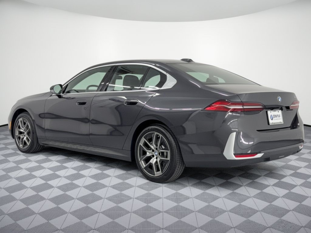 Certified 2026 BMW 530i RWD image 3
