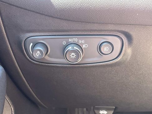 Used 2022 Chevrolet Equinox Premier FWD image 30