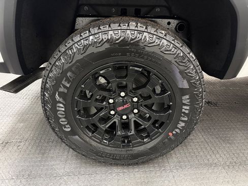 New 2026 GMC Canyon Elevation image 12
