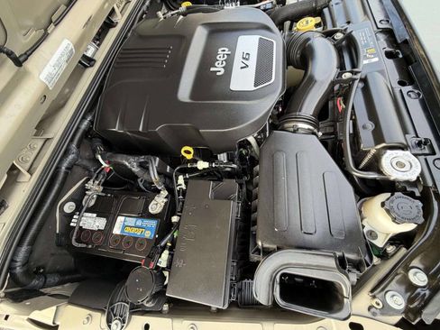 Used 2017 Jeep Wrangler Unlimited Sport image 28