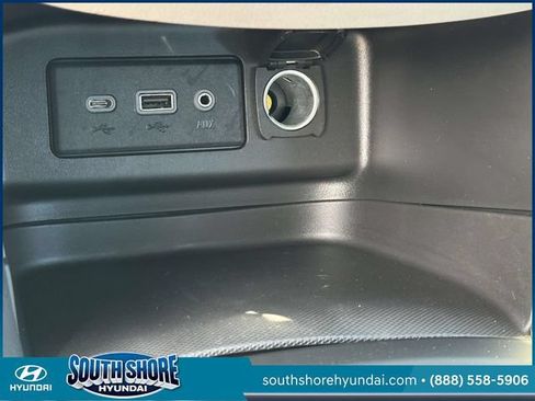 Used 2023 Chevrolet Equinox LS AWD/4WD image 32