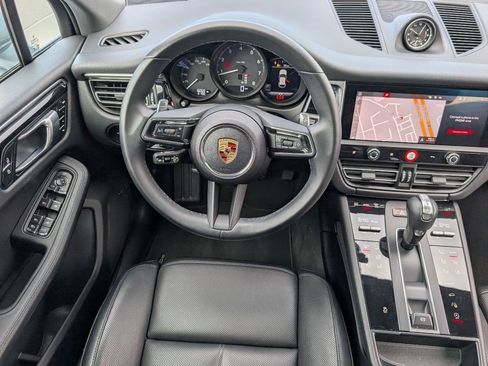 Certified 2024 Porsche Macan AWD/4WD image 19