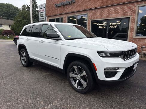 Used 2022 Jeep Grand Cherokee Limited 4xe AWD/4WD image 25