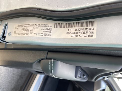 New 2025 Jeep Grand Cherokee 4WD image 28