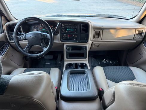 Used 2004 Chevrolet Avalanche Z66 w/ Preferred Equipment Group image 24