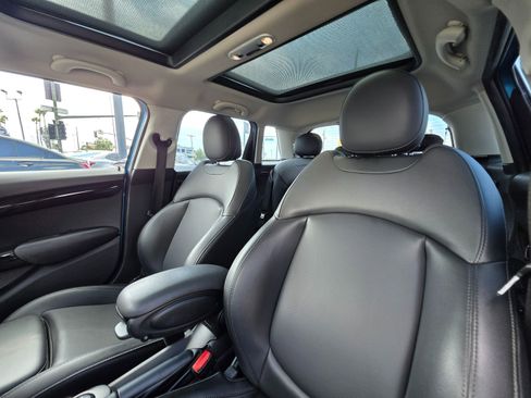 Used 2019 MINI Cooper S image 24