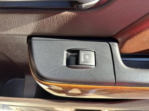 Used 2017 Chevrolet Silverado 1500 High Country image 26