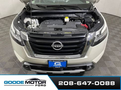 Used 2022 Nissan Pathfinder SL w/ Cargo Package AWD/4WD image 26