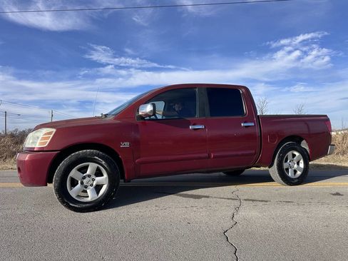 Used 2004 Nissan Titan SE image 2