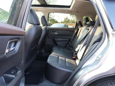 Used 2021 Nissan Rogue SV w/ Premium Package FWD image 22