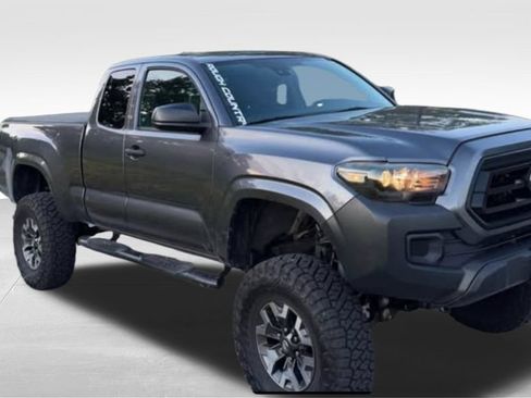 Used 2020 Toyota Tacoma SR AWD/4WD image 4