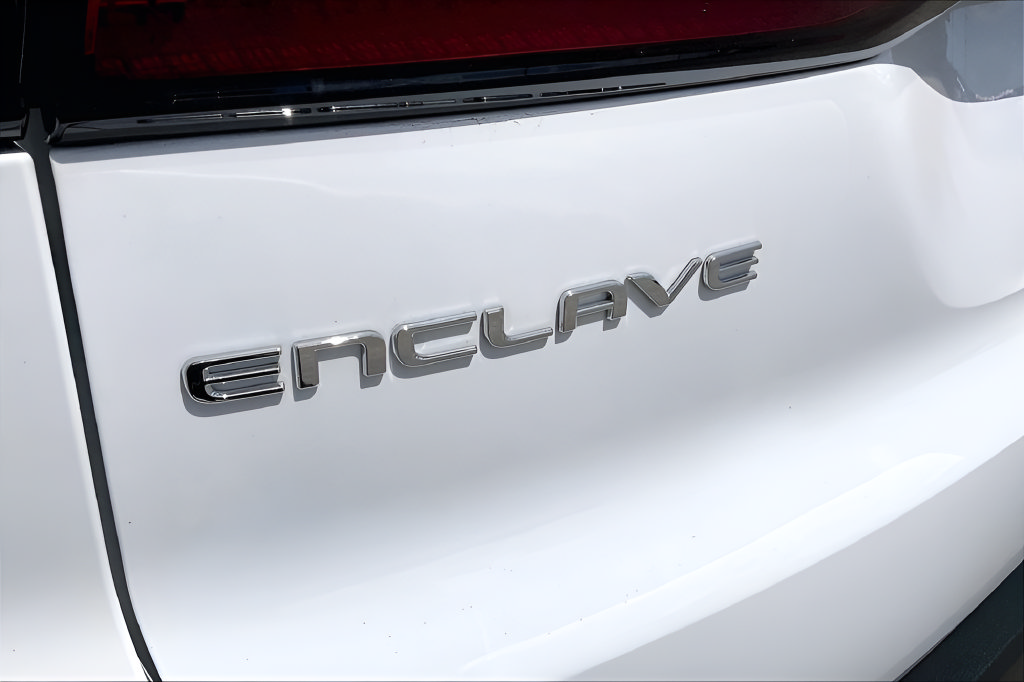 Used 2025 Buick Enclave Preferred FWD image 31