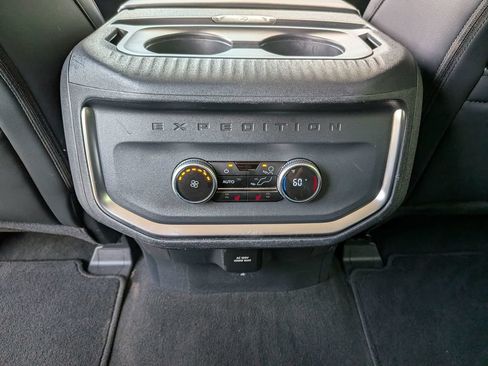 Used 2025 Ford Expedition Platinum AWD/4WD image 40