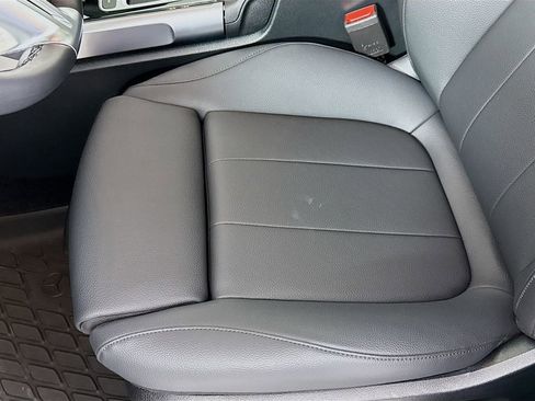 Used 2026 Mercedes-Benz GLB 250 4MATIC image 20