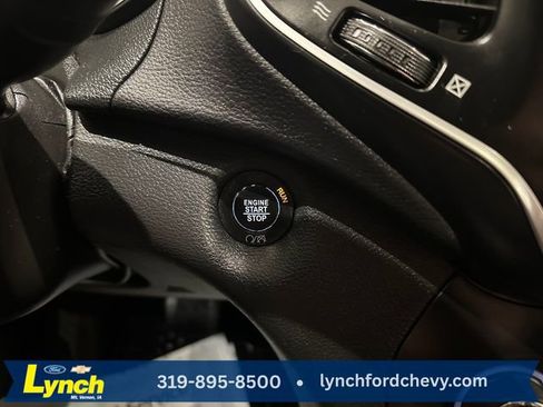Used 2019 Jeep Cherokee Latitude Plus w/ Cold Weather Group AWD/4WD image 15