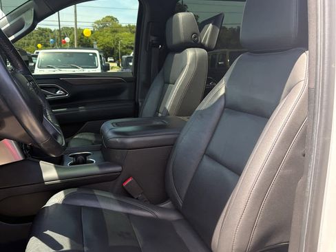 Used 2021 Chevrolet Suburban Z71 w/ Rear Media and Nav Package AWD/4WD image 16