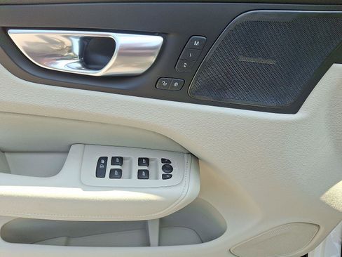 New 2026 Volvo XC60 B5 Ultra w/ Protection Package Premier image 8