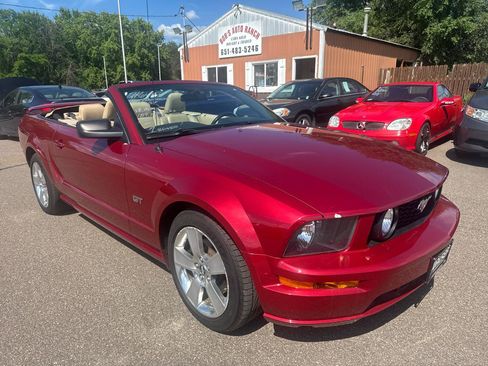 Used 2006 Ford Mustang GT RWD image 3