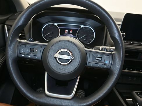 Certified 2024 Nissan Rogue SV FWD image 13