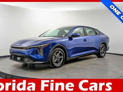 Used 2025 Kia K4 FWD image 1