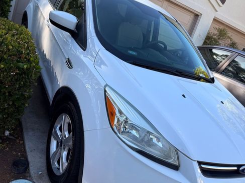 Used 2015 Ford Escape SE FWD image 21
