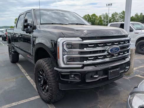 Used 2024 Ford F250 Platinum image 4