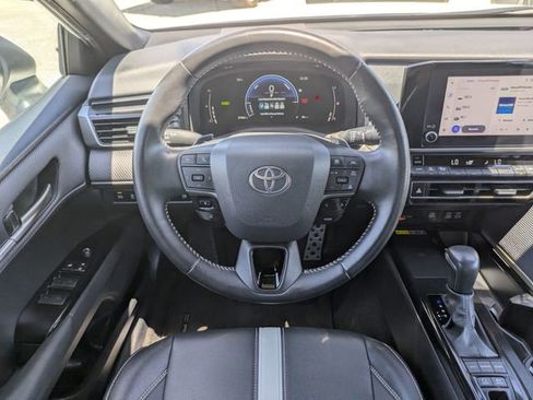 Used 2025 Toyota Camry SE w/ Convenience Package FWD image 32