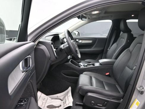 Certified 2025 Volvo XC40 B5 Plus image 11