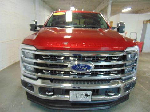 Used 2024 Ford F250 Lariat w/ Chrome Package image 3