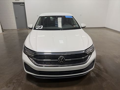 Certified 2023 Volkswagen Jetta SE FWD image 34