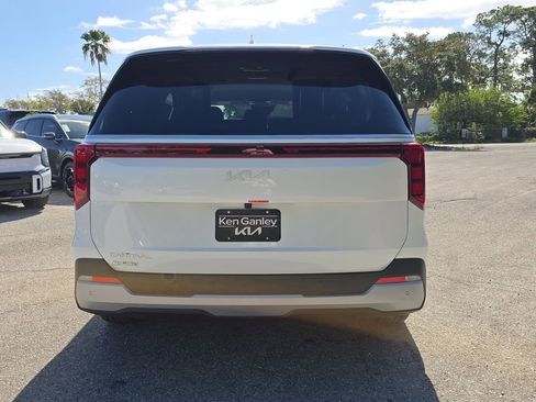 New 2026 Kia Carnival FWD image 7
