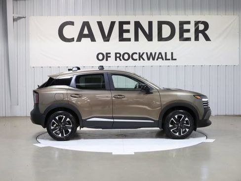 New 2026 Nissan Kicks SV w/ SV Premium Package image 6