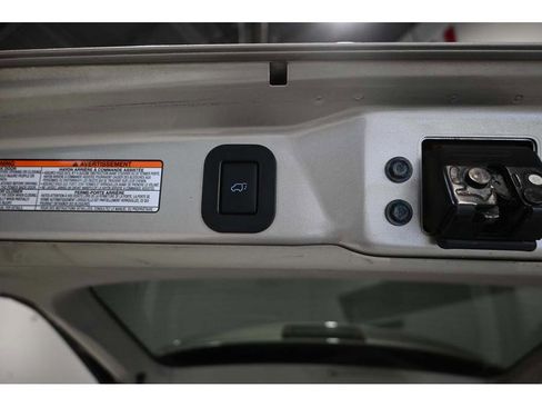 Used 2015 Toyota Sienna LE FWD image 27