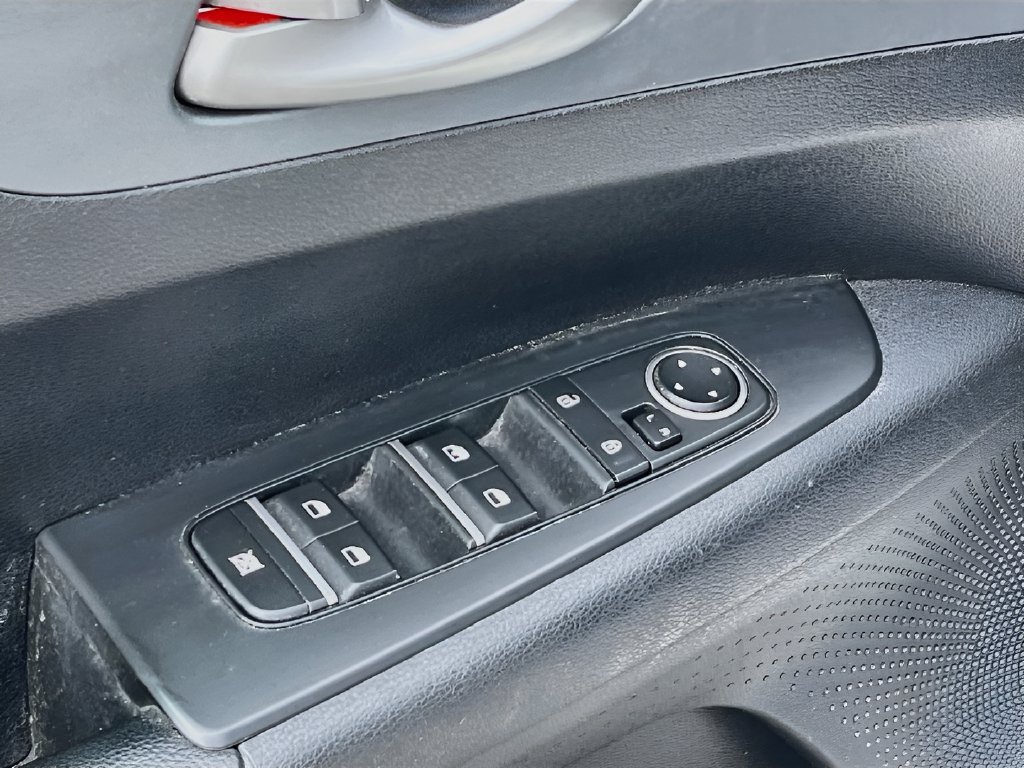Used 2021 Kia Forte LXS FWD image 17