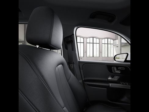 Certified 2026 Mercedes-Benz GLB 250 4MATIC image 43