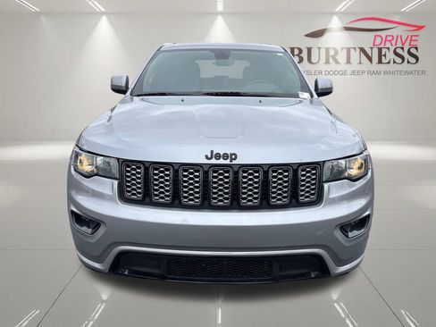 Used 2020 Jeep Grand Cherokee Altitude AWD/4WD image 3