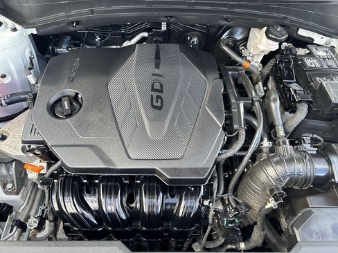 Used 2024 Kia Sportage EX FWD image 17