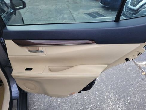 Used 2014 Lexus ES 350 w/ Luxury Package image 30