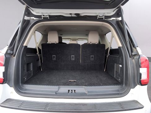 Used 2024 Ford Expedition Max XLT image 10