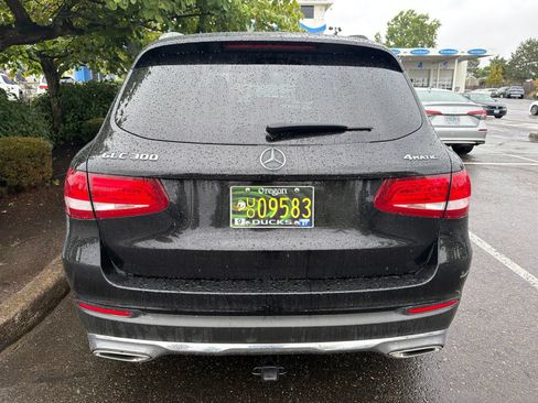 Used 2019 Mercedes-Benz GLC 300 4MATIC image 5