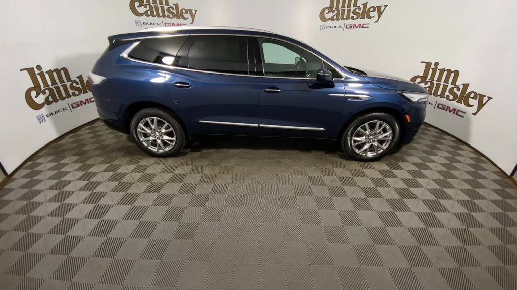 Used 2024 Buick Enclave Essence w/ Experience Buick Package FWD image 9