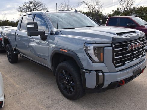 Used 2024 GMC Sierra 2500 AT4 w/ AT4 Premium Plus Package image 4