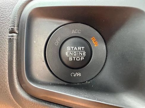 Used 2024 Jeep Wrangler Unlimited Rubicon 4xe AWD/4WD image 24