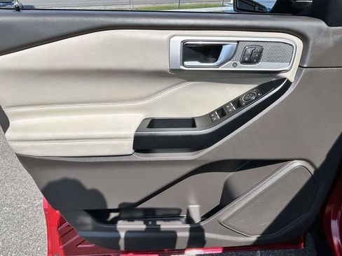 Used 2020 Ford Explorer Platinum AWD/4WD image 16